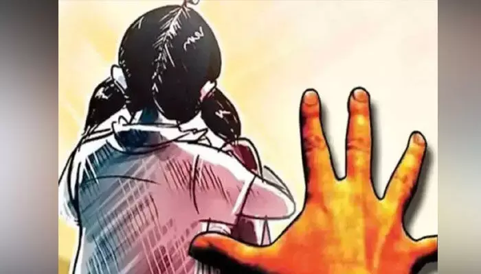 మైనర్ బాలిక పై అఘాయిత్యం.. మైనర్ బాలిక పై అఘాయిత్యం..