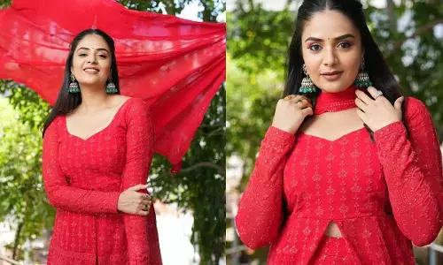శ్రీముఖిని నైట్‌కు రమ్మన్న డైరెక్టర్.. అమ్మడు చేసిన పని చూస్తే షాక్ అవ్వాల్సిందే?