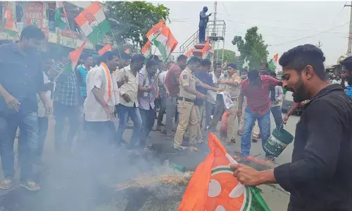 దశాబ్ది ఉత్సవాల పేరుతో ప్రజాధనం దుర్వినియోగం.. కాంగ్రెస్ శ్రేణులు