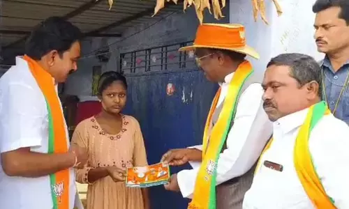 కేంద్ర పథకాలతో ప్రజలకు మేలు.. మాజీ ఎంపీ వివేక్