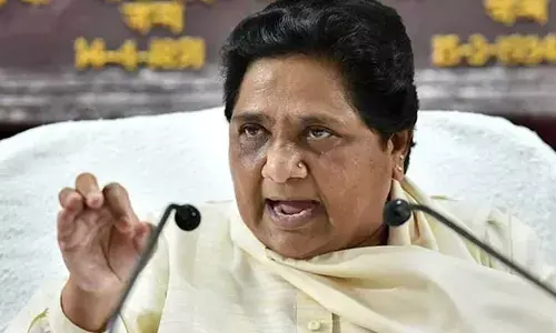 అక్కడ మనసులు కలవవు.. చేతులే కలుస్తాయి : Mayawati
