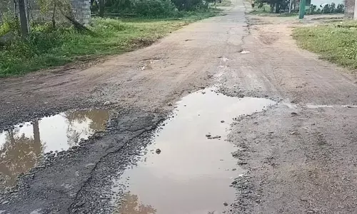 కొత్తపల్లి రోడ్డుకు మోక్షం ఎప్పుడు..?