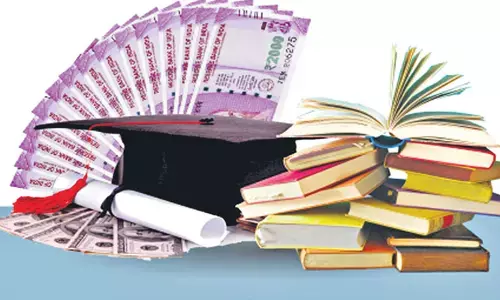 విద్యా సంస్థల్లో తెరుచుకున్న దుకాణాలు..