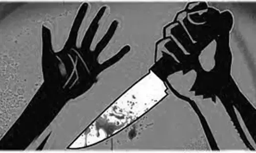 నగరంలో కత్తుల కలకలం.. మళ్ళీ ఏం జరుగుతుందోనని భయం భయం