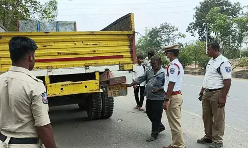 మేడ్చల్ జాతీయ రహదారి పై వాహనాల తనిఖీలు..