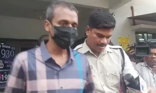 నిర్మాతను కోర్టులో హాజరు పరిచిన పోలీసులు..