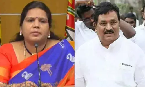 Breaking: మాజీ మంత్రులు చిన్న రాజప్ప, పీతల సుజాతకు తప్పిన ప్రమాదం