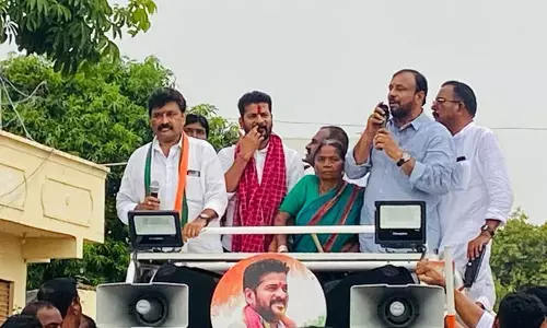 అయ్య డప్పు కొట్టుకుంటున్నాడు.. కొడుకు సెల్ఫీలు దిగుతున్నాడు..రేవంత్ రెడ్డి