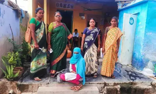 Yemmiganur: ప్రేమ పేరుతో షికార్లు తిప్పి.. చివరకు..!
