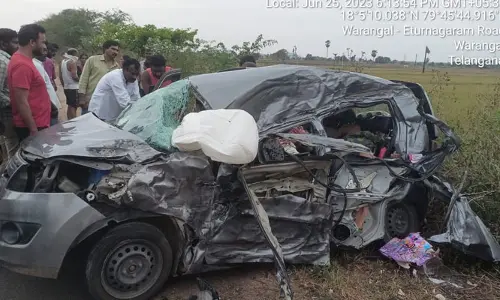 ఘోర రోడ్డు ప్రమాదం..నలుగురు మృతి..