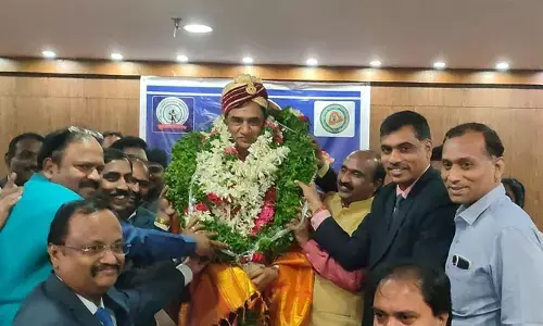 జస్టిస్​ సంతోష్ రెడ్డి పదవీ విరమణ.. సన్మానం చేసిన న్యాయమూర్తులు