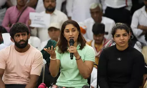 ఇక కోర్టులోనే తేల్చుకుంటాం: రెజ్లర్లు