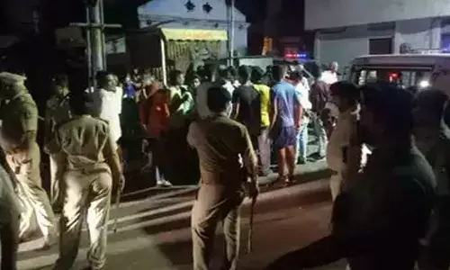 Nellore: కావలిలో ఉద్రిక్తత.. కారం, రాళ్లు, కత్తులతో ఇరువర్గాల దాడులు