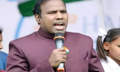 చెవిలో పూలు పెడుతన్న కేసీఆర్.. మళ్ళీ వారికి అవకాశం ఎందుకివ్వాలి?: ప్రజాశాంతి పార్టీ చీఫ్ కేఏపాల్