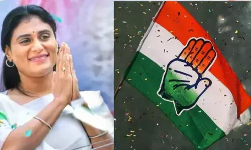మొదటిసారి పేరు వెనుక ‘రెడ్డి’ అని పెట్టుకున్న షర్మిల.. అందుకు సంకేతమా?