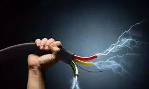 వర్షాకాలం వచ్చింది.. విద్యుత్ తో జర పైలం..