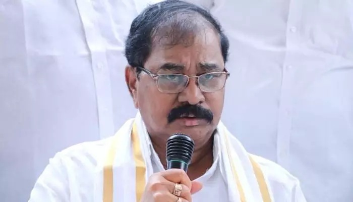 YCP MP Adala Prabhakar Reddy : వైసీపీని వీడే ప్రసక్తే లేదు.. పార్టీ మార్పుపై నెల్లూరు ఎంపీ