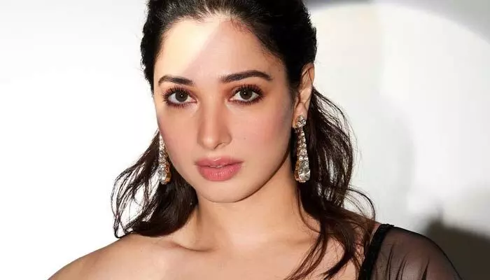 ‘లస్ట్ స్టోరీస్ 2’లో లస్ట్ లేదంటున్న తమన్నా.. మరి దేనికోసం చూడాలంటున్న కుర్రాళ్లు ‘లస్ట్ స్టోరీస్ 2’లో లస్ట్ లేదంటున్న తమన్నా.. మరి దేనికోసం చూడాలంటున్న కుర్రాళ్లు