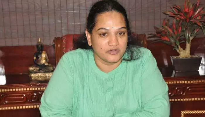 Kurnool Collector: ఉద్యోగాల పేరుతో మోసం చేస్తే చర్యలు Kurnool Collector: ఉద్యోగాల పేరుతో మోసం చేస్తే చర్యలు