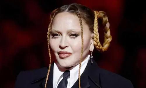 Madonna:  ఫ్యాన్స్‌కు బ్యాడ్ న్యూస్.. అది ఎక్కువై ఆస్పత్రిలో చేరిన సింగర్