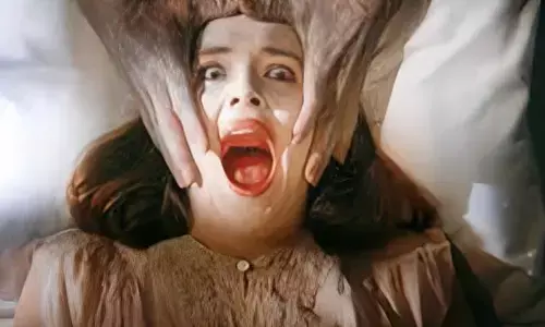 భయంకరమైన కలలు ఎప్పుడు పడతాయంటే..?