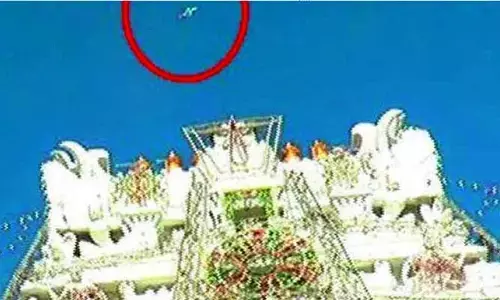 Tirumala: తిరుమ‌ల‌గిరుల‌పై విమానాల కలకలం.. మండిప‌డుతున్న భ‌క్తులు