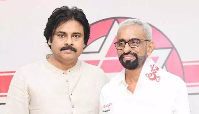Kakinada: పవన్ ఆపరేషన్ ఆకర్ష్ షురూ.. జనసేనలో చేరిన ప్రముఖ న్యాయవాది Kakinada: పవన్ ఆపరేషన్ ఆకర్ష్ షురూ.. జనసేనలో చేరిన ప్రముఖ న్యాయవాది