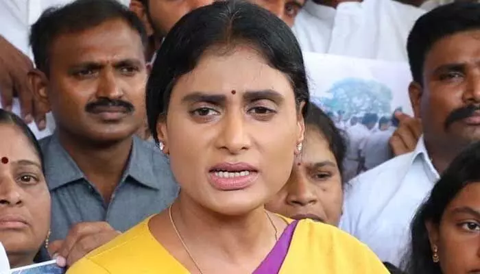 పోడు పట్టాల పంపిణీ వెనుక కేసీఆర్ దురాలోచన: షర్మిల పోడు పట్టాల పంపిణీ వెనుక కేసీఆర్ దురాలోచన: షర్మిల
