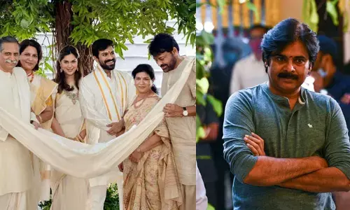 కూతురు పేరులో తండ్రి చిరంజీవికి ప్రాధాన్యత ఇవ్వని చరణ్.. pawan kalyan పేరే ఫిక్స్