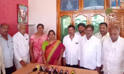 పొంగులేటి వెంటే మా ప్రయాణం.. బీఆర్ఎస్ పార్టికి రాజీనామా చేసిన కౌన్సిలర్లు