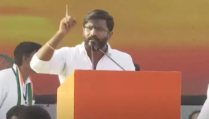 కాంగ్రెస్ సభను చూసి బీఆర్ఎస్ నేతల్లో వణుకు.. బల్మూరి వెంకట్ కాంగ్రెస్ సభను చూసి బీఆర్ఎస్ నేతల్లో వణుకు.. బల్మూరి వెంకట్
