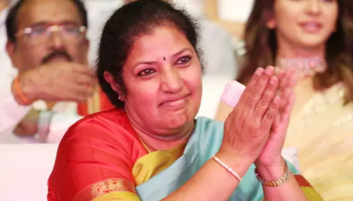 ఎన్టీఆర్ ప్రజల గుండెల్లో బతికే ఉన్నారు: దగ్గుబాటి పురందేశ్వరి ఎన్టీఆర్ ప్రజల గుండెల్లో బతికే ఉన్నారు: దగ్గుబాటి పురందేశ్వరి
