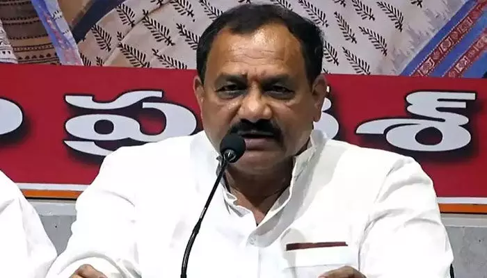 బీజేపీలో బీసీలపై వివక్ష.. టీపీసీసీ వర్కింగ్ ప్రెసిడెంట్ మహేష్ కుమార్ గౌడ్ బీజేపీలో బీసీలపై వివక్ష.. టీపీసీసీ వర్కింగ్ ప్రెసిడెంట్ మహేష్ కుమార్ గౌడ్
