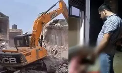 గిరిజనుడిపై మూత్రం పోసిన వ్యక్తిపై చర్యలు.. ఊహించని శిక్ష (వీడియో)