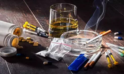 మాదకద్రవ్యాల మత్తులో యువత