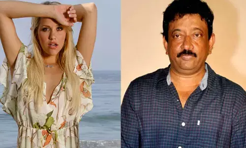 పోర్న్ స్టార్‌ను అక్కడ రుద్దుతున్న ఆర్జీవీ ఫొటోలు వైరల్.. వీడియో కూడా పెట్టండంటూ నెటిజన్ల డిమాండ్
