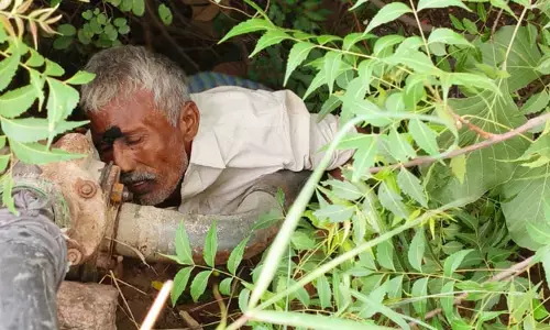 రైతు కుటుంబంలో విషాదం.. విద్యుత్ షాక్ తో రైతు మృతి..