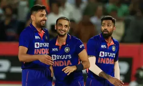 Avesh Khan: మీకు ఇతనే దొరికాడా..! టీమ్​ఇండియా సెలక్షన్ కమిటీపై ఫైర్