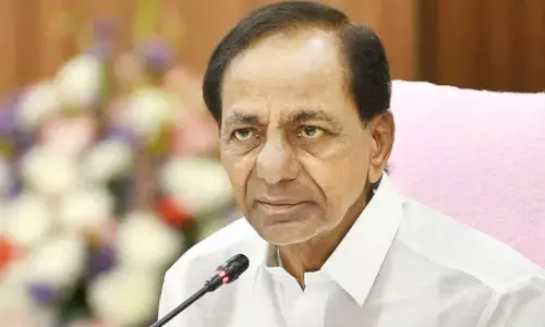 ఉద్యోగుల సర్దుబాటుపై సీఎం కేసీఆర్ రివ్యూ.. త్వరలోనే వారికి గుడ్ న్యూస్..!
