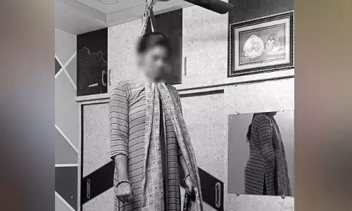 ఉరివేసుకుని వివాహిత ఆత్మహత్య.. కారణం అదే..