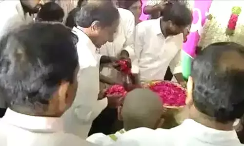 KCR : సాయి చందుకు కేసీఆర్ నివాళి