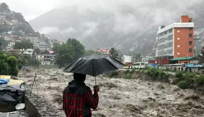 19 Dead as Heavy Rains : ఉత్తరాదిలో వర్ష బీభత్సం.. ఇప్పటికే 19 మందికి పైగా మృతి