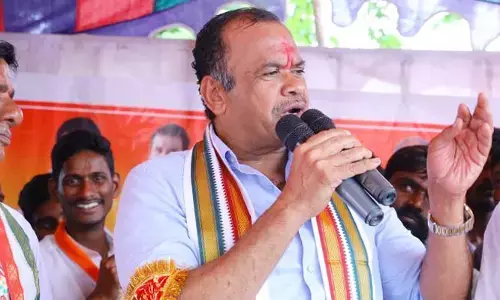 కాంగ్రెస్‌లో ఎవరూ చేరాల్సిన అవసరం లేదు: MP కోమటిరెడ్డి సంచలన వ్యాఖ్యలు