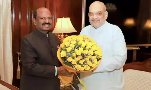 కేంద్ర హోంమత్రి అమిత్ షా తో బెంగాల్ గవర్నర్ భేటీ.. రాష్ట్రపతి పాలన విధించనున్నారంటూ ప్రచారం!