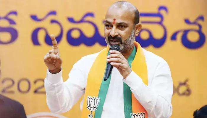 Bandi Sanja: ఇకనైనా ఆ పని ఆపండి: బీజేపీ అసంతృప్త నేతలపై బండి సంజయ్ సంచలన వ్యాఖ్యలు Bandi Sanja: ఇకనైనా ఆ పని ఆపండి: బీజేపీ అసంతృప్త నేతలపై బండి సంజయ్ సంచలన వ్యాఖ్యలు