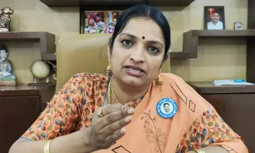 మహిళలంటే పవన్ కళ్యాణ్ కు గౌరవం లేదు.. మంత్రి ఉషాశ్రీచరణ్