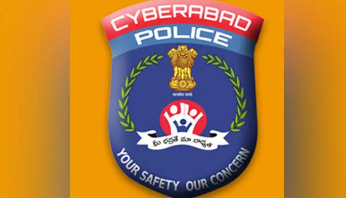 83 మంది ఎస్సైల బదిలీలు.. చనిపోయిన ఎస్సైకి పోస్టింగ్ 83 మంది ఎస్సైల బదిలీలు.. చనిపోయిన ఎస్సైకి పోస్టింగ్