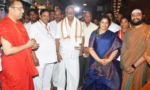 దుర్గమ్మ సేవలో ఏపీ బీజేపీ చీఫ్ Daggubati Purandeswari