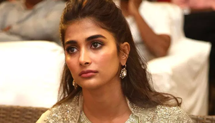 సూసైడ్ అటెంప్ట్ చేసిన స్టార్ హీరోయిన్ Pooja Hegde..? పోస్ట్ వైరల్.. సూసైడ్ అటెంప్ట్ చేసిన స్టార్ హీరోయిన్ Pooja Hegde..? పోస్ట్ వైరల్..