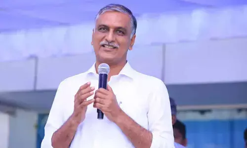 పిచ్చోని చేతిలో రాయిలా మారింది రాష్ట్రంలో కాంగ్రెస్ పరిస్థితి.. మంత్రి హరీశ్ రావు